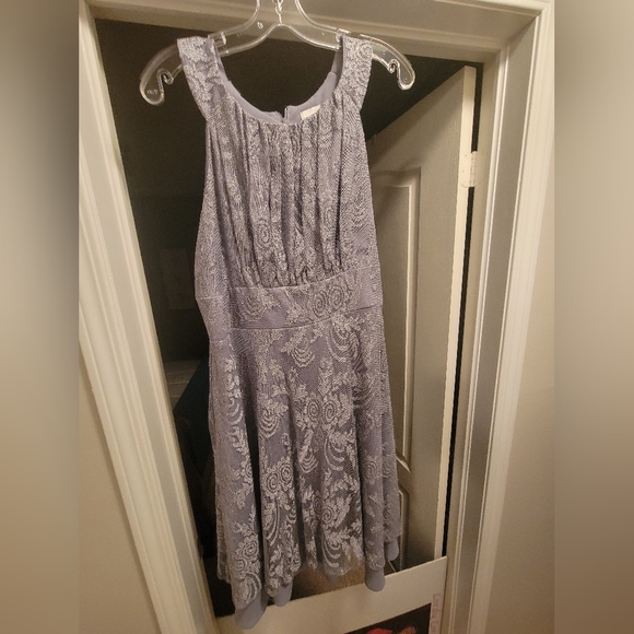 Dress - Picture 2 of 3